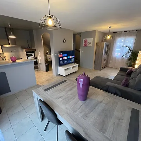 En Provence 2 T3 Jardin Clos Et Holiday home Greoux-les-Bains